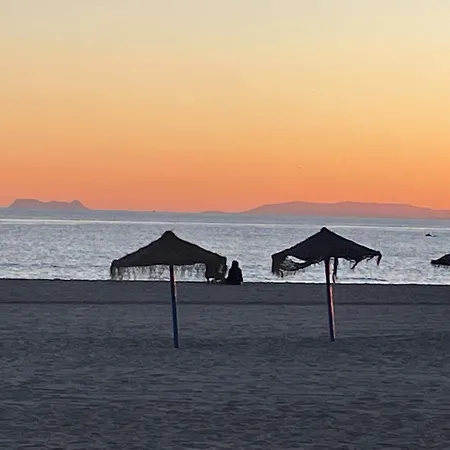 Upscale 3 Bedroom 300m From The * Fuengirola