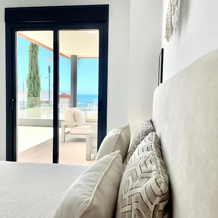 Upscale 3 Bedroom 300m From The