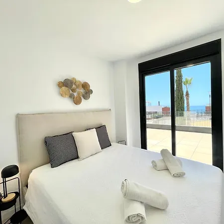 Apartmán Upscale 3 Bedroom 300m From The