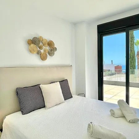 Upscale 3 Bedroom 300m From The