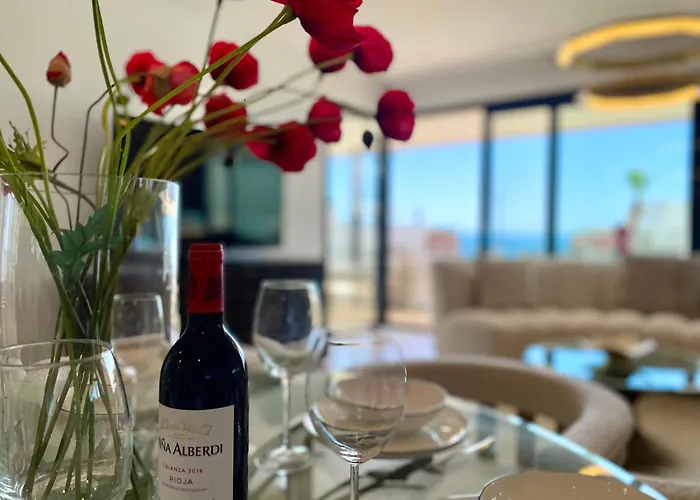 Apartment Upscale 3 Bedroom 300m From The