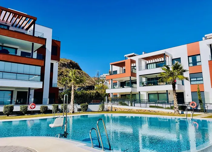 Apartment Upscale 3 Bedroom 300m From The Fuengirola