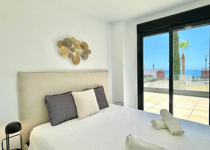 Upscale 3 Bedroom 300m From The