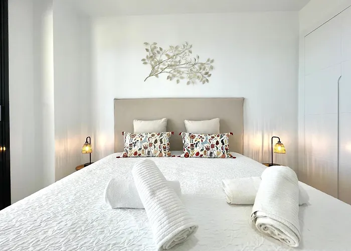 Apartment Upscale 3 Bedroom 300m From The Fuengirola