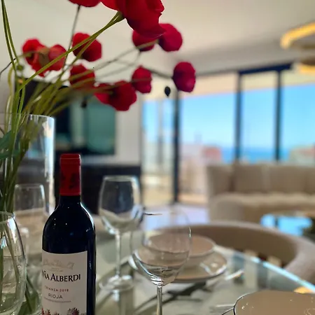 Appartement Upscale 3 Bedroom 300m From The