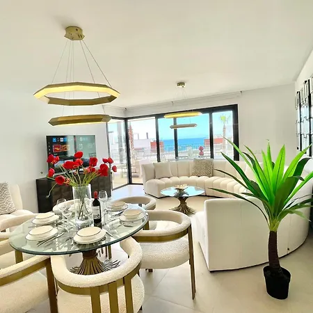 Apartment Upscale 3 Bedroom 300m From The *