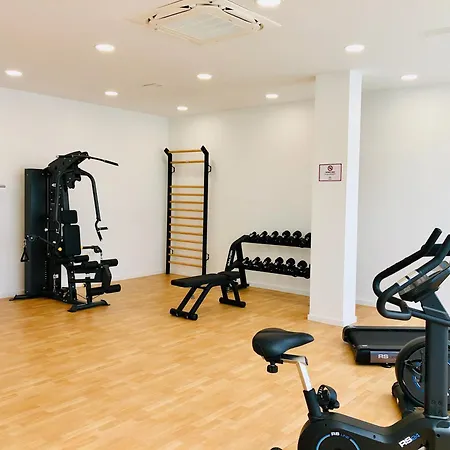 Upscale 3 Bedroom 300m From The *