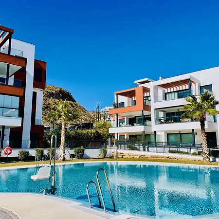 Apartment Upscale 3 Bedroom 300m From The Fuengirola