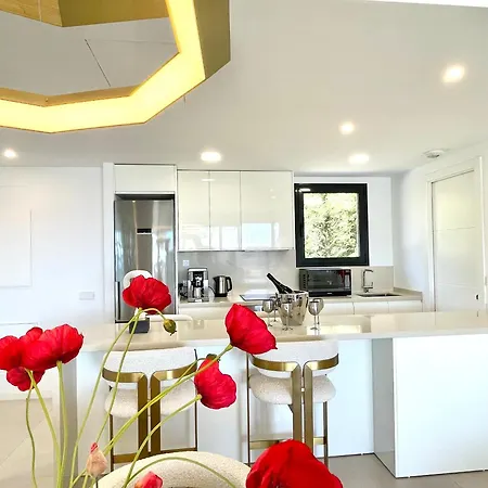 Appartement Upscale 3 Bedroom 300m From The