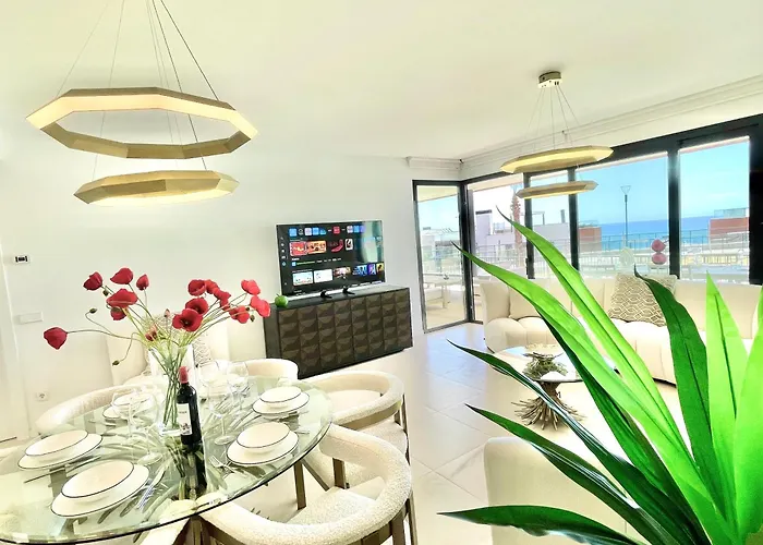 Upscale 3 Bedroom 300m From The