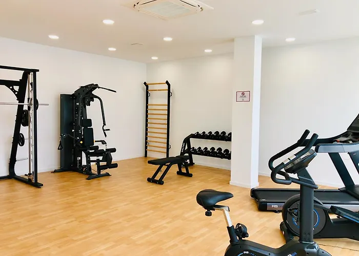 Upscale 3 Bedroom 300m From The *