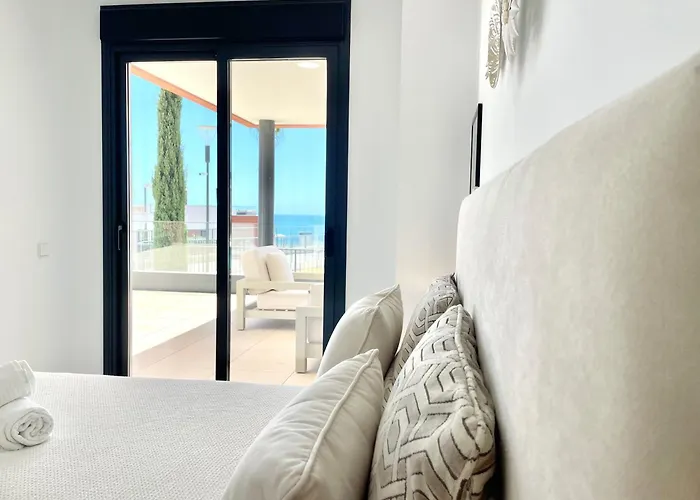 Upscale 3 Bedroom 300m From The