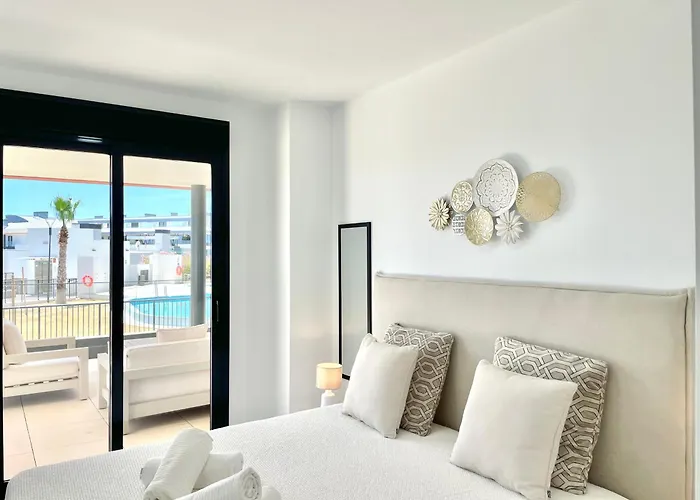 Appartement Upscale 3 Bedroom 300m From The Fuengirola