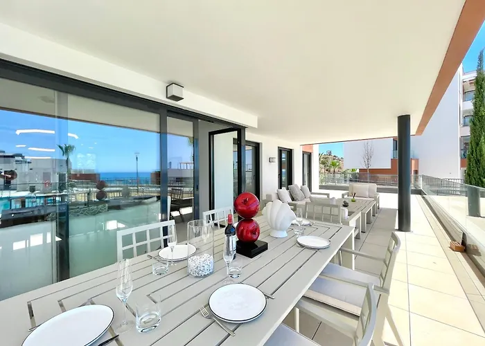 Upscale 3 Bedroom 300m From The