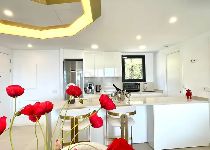 Appartement Upscale 3 Bedroom 300m From The