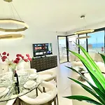 Upscale 3 Bedroom 300m From The