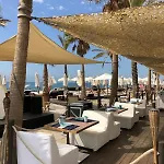 Apartment Upscale 3 Bedroom 300m From The