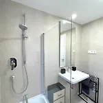 Upscale 3 Bedroom 300m From The * Fuengirola