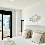 Apartment Upscale 3 Bedroom 300m From The Fuengirola