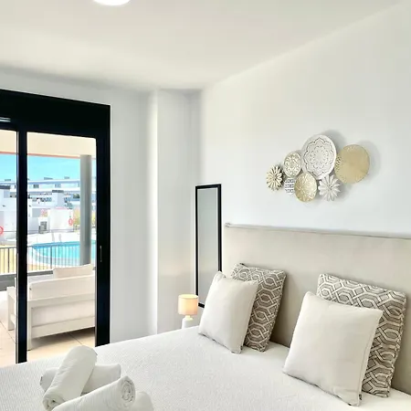 Апартаменты Upscale 3 Bedroom 300m From The Фуэнхирола